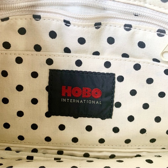 Nee HOBO International White Quilted Patent Glazed Leather Wristlet Wallet - Picture 5 of 12